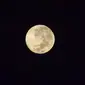 Bulan purnama muncul di langit pada malama Nisfu Sya'ban.