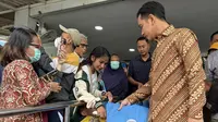 Wapres Gibran Rakabuming Raka meninjau Cek Kesehatan Gratis (CKG) di Puskesmas Kecamatan Taman Sari dan Puskesmas Kecamatan Tambora, Jakarta Barat, Senin (10/3/2025). (Foto: dokumentasi Setwapres)