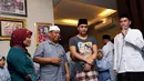 Dengan khidmat dan khusyu, semua orang mendoakan Olga Syahputra(Foto: Muhammad Akrom Sukarya)