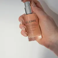 Hidrasi kulit menjadi kunci utama untuk mendapatkan kulit yang sehat. (Foto: ELEMIS)