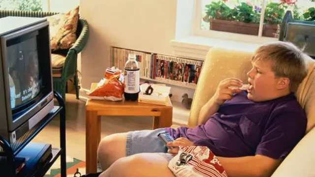 Ilustrasi Menonton Televisi