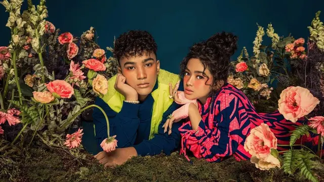 7 Gaya Pemotretan Terbaru Aqeela Calista dan Emyr Razan Ini Bikin Baper