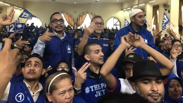 Ketua Umum Partai Amanat Nasional (PAN) Zulkifli Hasan (Zulhas) usai menghadiri konsolidasi calon anggota legislatif (Caleg) PAN di Tanah Abang, Jakarta Pusat, pada Senin (15/1/2024).