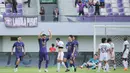 Pemain Persita, Javlon Guseynov (kedua kiri) merayakan golnya ke gawang Borneo FC pada pertandingan pekan ke-17 BRI Super League 2025/2026 di Stadion Indomilk Arena, Tangerang, Banten, Jumat (9/1/2026). Menjamu pemuncak klasemen BRI Super League 2025/2026, Borneo FC, Persita sukses meraih poin penuh. (Bola.com/Bagaskara Lazuardi)