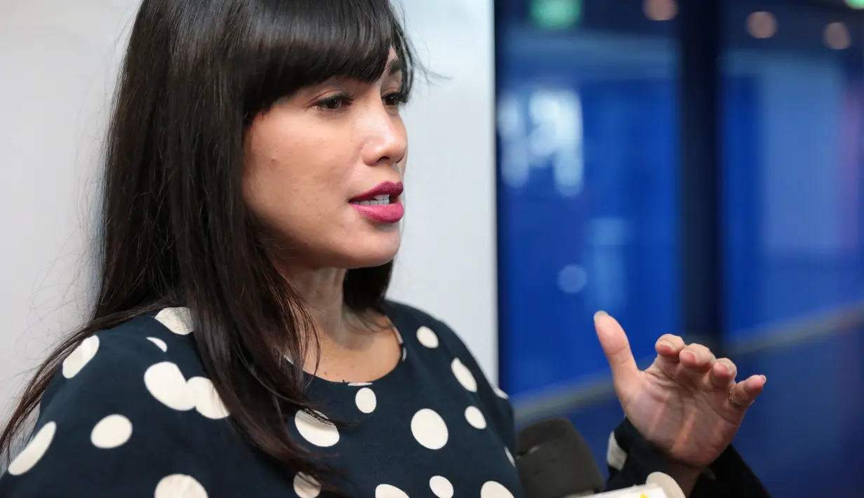 "Pas bangun rumah itu kita agak nekat ya. Sedihnya itu pas tiba-tiba uangnya kehabisan, jadi ini benar-benar deh. Di perkawinan ini ya memang (momen) yang paling ini (berkesan) ya bangun rumah itu," jelasnya. (Adrian Putra/Bintang.com)