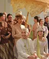 Adinda Thomas dan Raka Akmal menikah dalam balutan busana pengantin Sunda. Pernikahan yang di gelar di The Tribata itu pun terasa hangat dan khidmat. [Foto: Instagram/thebridedept]