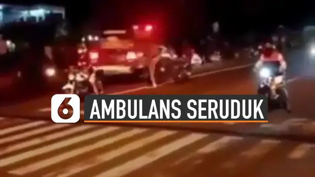 Video mobil ambulans seruduk penonton balap liar viral di media sosial.