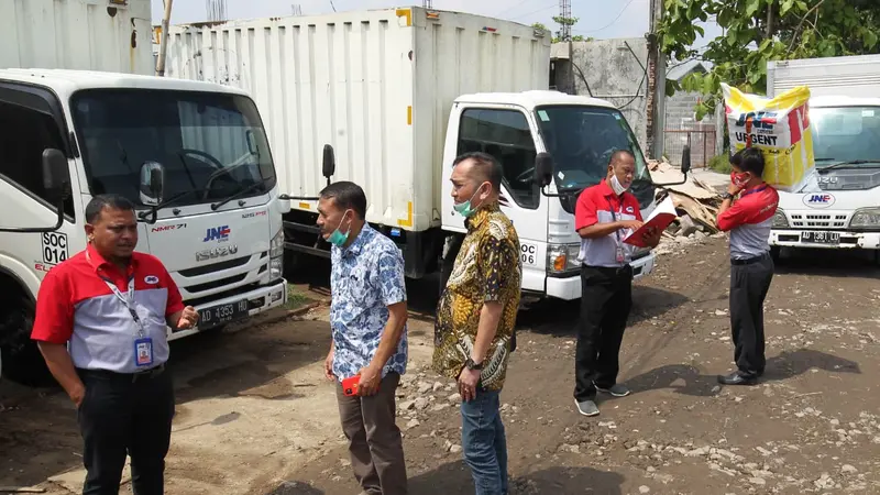 Angkutan logistik dan jasa kurir. Dok