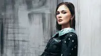 Luna Maya Dukung Pendidikan, Mendirikan TK Sinar Watugong di Flores