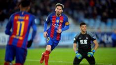 Barcelona harus puas bermain imbang 1-1 kontra Real Sociedad pada pekan ke-13 La Liga Spanyol di Estadio Municipal de Anoeta, Minggu (27/11/2016). Hasil ini membuat Barca belum mampu menyudahi tren buruk di kandang Sociedad. (Reuters/Vincent West)