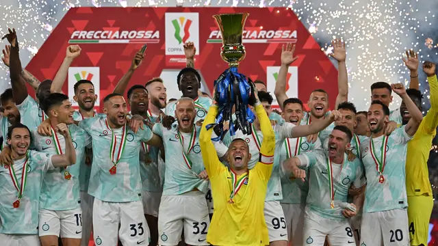 Foto: Momen Manis Pahit 11 Tahun Samir Handanovic Bersama Inter Milan, Selamat Tinggal Kapten!