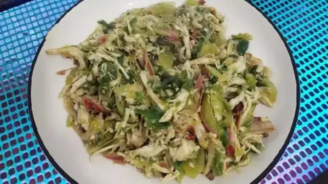 Resep ayam suwir kecombrang cabai hijau. (dok. Cookpad @Lselusia)