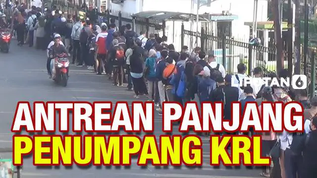 Antrean calon penumpang KRL di Stasiun Bojong Gede, Bogor, Jawa Barat kembali mengular setelah libur Nataru. Hal ini terjadi karena adanya pemeriksaan petugas serta kembali normalnya perkantoran di Jakarta.