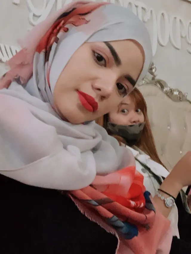 Ingin Fokus Ibadah saat Ramadhan, Ini 7 Potret DJ Dinar Candy Berhijab