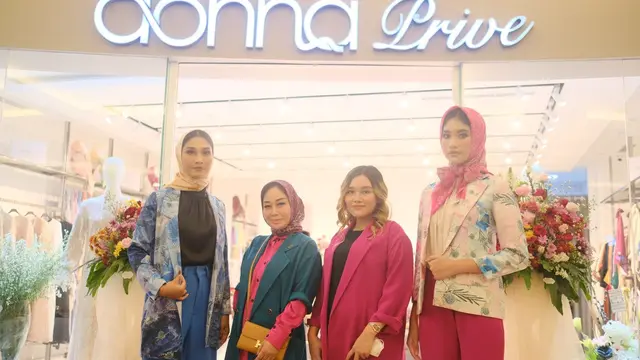 Suasana gerai Donna Prive di Makassar yang dihadiri Ivan Gunawan, pada Juni 2022. (Foto: Dok. Koleksi Donna Prive)