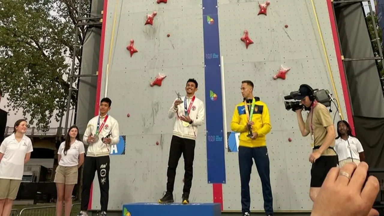Atlet Panjat Tebing Indonesia Veddriq Leonardo dan Kiromal Katibin berjaya di The World Games 2022