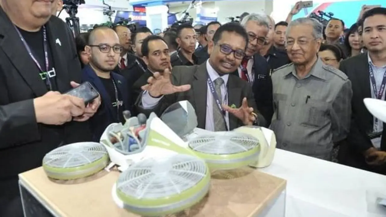 Mobil Terbang Malaysia Siap Mengudara Tahun Ini (Paultan)
