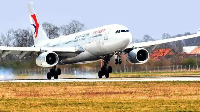 China Eastern Airlines jatuh