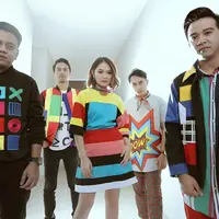 Berada di fase perubahan, semangat Geisha kembali membara bersama vokalis baru dan warna berbeda. (Wardrobe: @and_indonesia, MUA: @rezyandriati, Accessories: @pixandstacy, Photographer: Bambang E. Ros, Digital Imaging: Muhammad Iqbal Nurfajri)