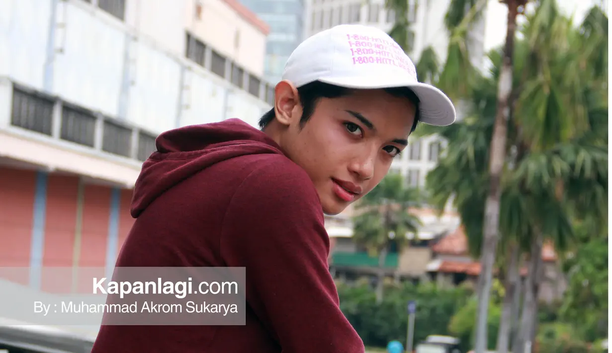 Tatapan mata Millendaru cukup membuat wanita bisa jatuh cinta kepadanya. (Sumber: Kapanlagi/Muhammad Akrom Sukarya)