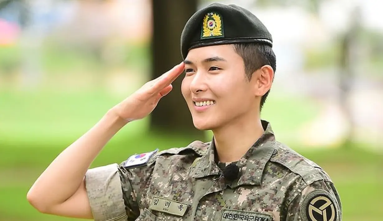 Ryeowook Super Junior tampaknya sudah kangen beraktivitas di dunia hiburan Korea Selatan. Pasalnya setelah menyelesaikan wajib militernya, ia pun dikabarkan langsung menjalani syuting. (Foto: soompi.com)