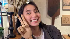 Tak hanya mengubah warna saja, Clairine Clay kini memotong rambutnya menjadi lebih pendek. Tampilkan gaya rambut pendek dengan model potongan bob, wanita kelahiran 16 Agustus 1995 ini tampak lebih fresh. Penampilan barunya itu juga membuatnya terlihat bak masih ABG. (Liputan6.com/IG/@clairineclay)
