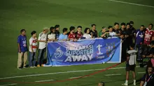 Perwakilan suporter dari 18 klub BRI Super League 2026/2027 saat melakukan deklarasi di Stadion Dipta sebelum laga antara Bali United menghadapi PSS Sleman pada Jumat (4/9/2026). (Bola.com/Alit Binawan)