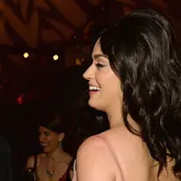 Katy Perry mengonfirmasi bahwa dirinya sudah tak lagi jomblo dalam American Idol. (Getty Images/Harper's Bazaar)