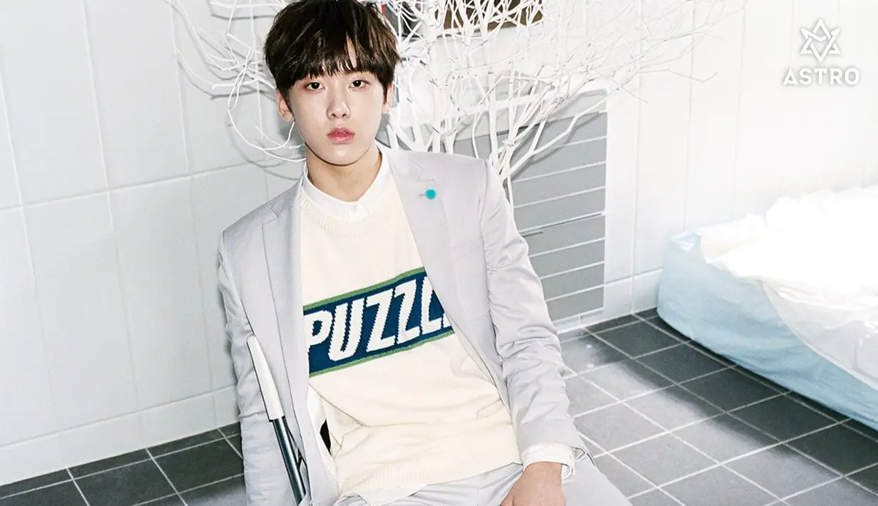 Sanha Astro membuat para penggemarnya gemas dengan pipinya yang chubby. (Foto: Allkpop.com)