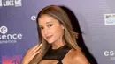 Lepas dari Nickelodeon, Ariana Grande makin melebarkan sayap di bidang tarik suara, Tak ada lagi rambut merah, penampilannya pun makin dewasa (kapanlagi/AFP)