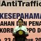 Menlu, Retno Marsudi memberikan sambutan saat acara penandatanganan MoU untuk menanggulangi persoalan kasus Tindak Pidana Perdagangan Orang (TPPO) atau Human Trafficking, Jakarta, Selasa (23/8). (Liputan6.com/Helmi Afandi)