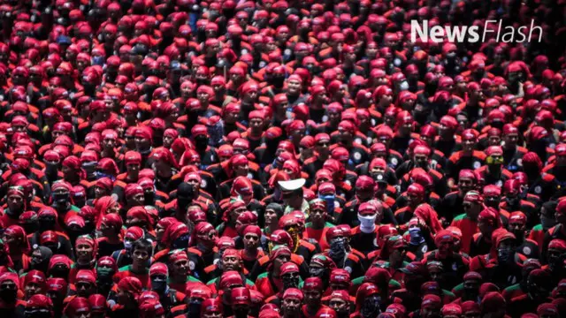 Ribuan buruh yang dikomandoi Konfederasi Serikat Pekerja Indonesia (KSPI)  siap berunjuk rasa di depan Istana Negara dan Gedung Mahakamah Agung (MA). Mereka akan menyuarakan berbagai tuntutan, khususnya terkait penolakan Tenaga Kerja Asing (TKA) ileg...