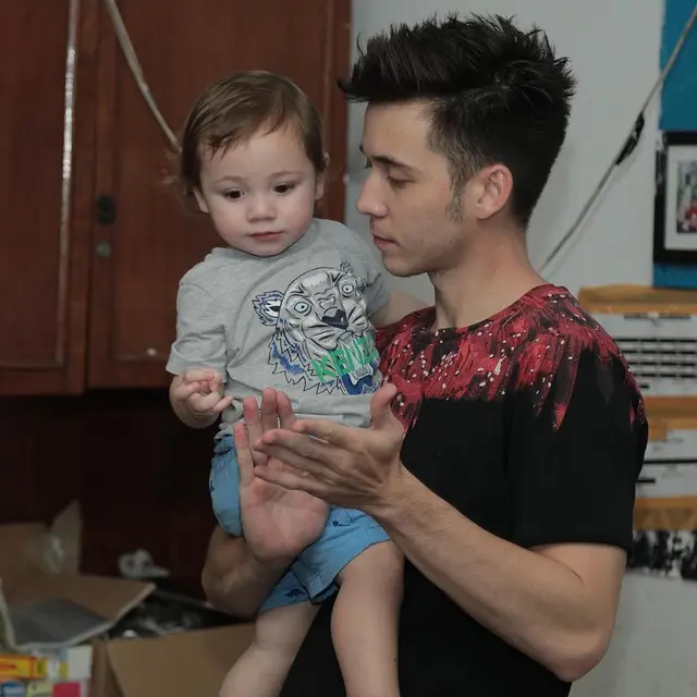 Tambah Momongan, 7 Potret Hangat Stefan William saat Asuh Anak