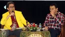 Cagub DKI Jakarta, Basuki Tjahaja Purnama (kanan) saat menghadiri Urun Rembug Iluni UI di Grand Sahid Jaya, Jakarta, Kamis (12/1). Urun rembug berlangsung tertutup. (Liputan6.com/Helmi Fithriansyah)