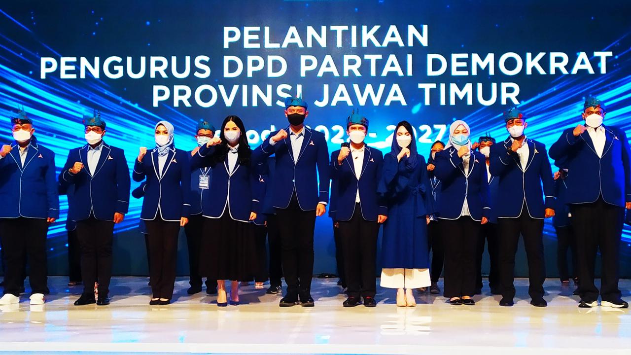 AHY melantik Emil Dardak sebagai ketua Demokrat Jatim. (Dian Kurniawan/Liputan6.com)
