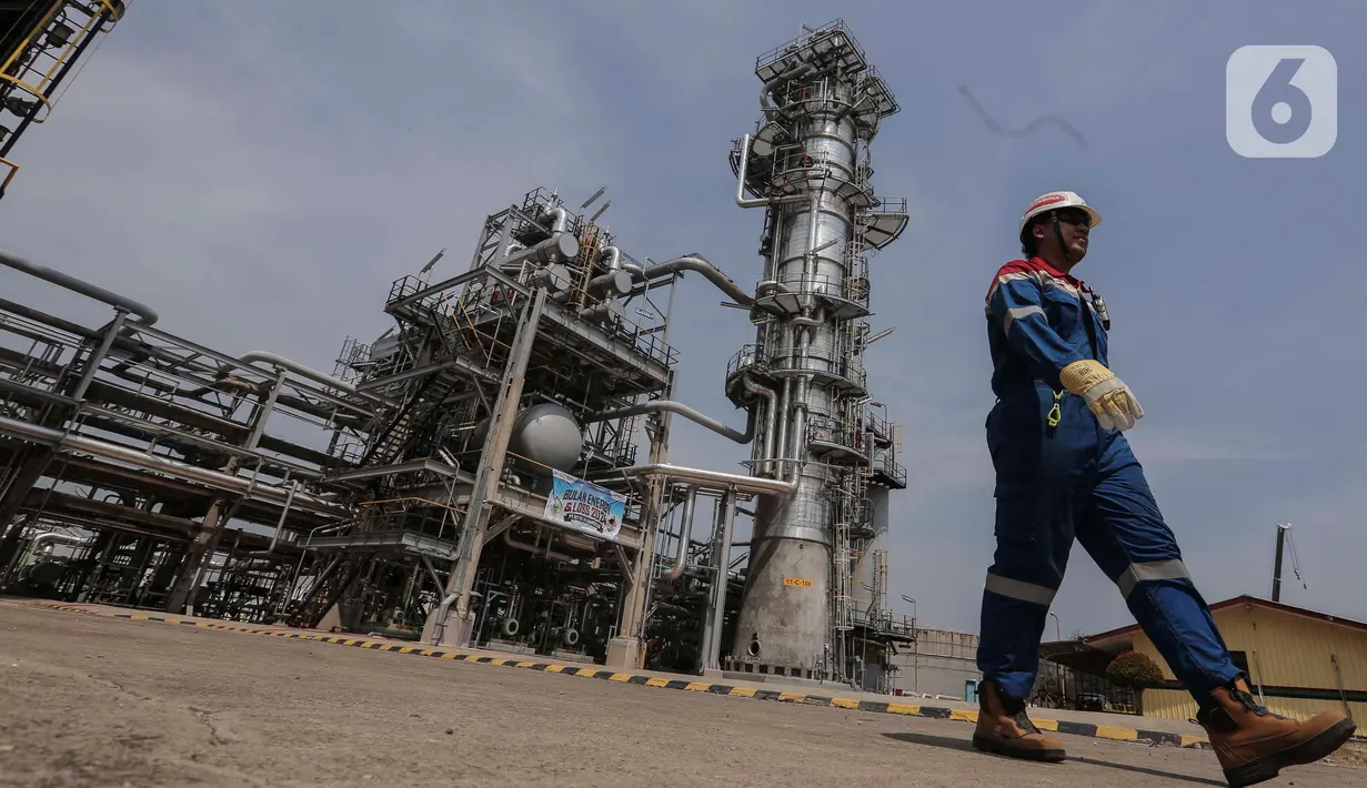 Kilang Balongan berkomitmen mengembangkan potensi bisnis melalui penerapan teknologi baru, pengembangan produk-produk unggulan, serta penerapan standar internasional dalam sistem manajemen mutu serta mendukung target Net Zero Emission 2060. (Liputan6.com/Angga Yuniar)