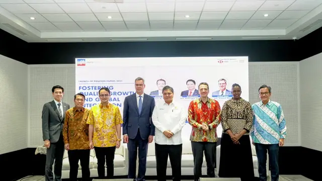 Menteri Koordinator Bidang Perekonomian Airlangga Hartarto dalam acara diskusi publik dan peluncuran EuroChamp Position Papers 2023, Kamis (6/4/2023)