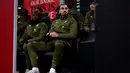 Pemain AC Milan, Zlatan Ibrahimovic saat berada di bangku cadangan dalam pertandingan lanjutan pekan ke-22 Serie A musim 2022/2023 melawan Torino yang berlangsung di San Siro, Milan, Sabtu (11/2/2023) dini hari WIB. (AFP/Marco Bertorello)