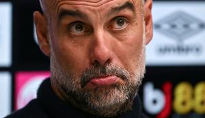 Kekecewaan tersebut bertambah menyusul isu Pep Guardiola yang akan meninggalkan Manchester City pada akhir musim ini. (AFP/Glyn Kirk)