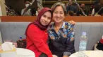 Keluarga Natasha Wilona dan Verrell Bramasta sering terlihat liburan bersama, tak heran jika dua keluarga ini sangat dekat. Bahkan saking dekatnya, tak sedikit warganet yang berharap jika Natasha Wilona dan Verrell segera menikah. Saling merangkul dan kerap berfoto bersama, ibu Wilona dan ibu sambung Verrell seperti sahabat lama. Dalam keterangan unggahan Sarni, sepertinya Ibunda Wilo dan Sarni sering bertemu dalam agenda arisan. (Liputan6.com/IG@nyaisarni2)