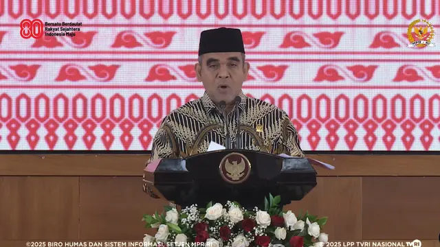 Ketua MPR RI, Ahmad Muzani saat berpidato di peringatan hari Konstitusi RI di Kompleks Parlemen Senayan, Jakarta, Senin (18/8/2025) malam.
