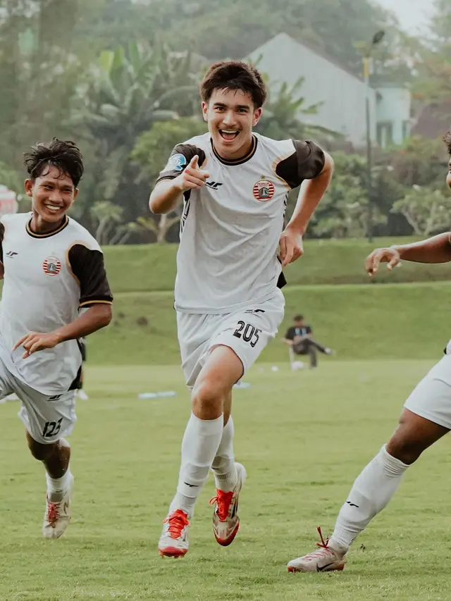 Striker Persija Jakarta U-18, Theo Leeming.