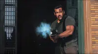 Aksi Salman Khan dalam film Tiger Zinda Hai. (Yash Raj Film)