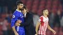 Diego Costa (Chelsea) – Pria berdarah Brasil ini akhirnya memustuskan meninggalkan Stamford Bridge. Ketidakharmonisan dengan sang pelatih menyebabkan sang pemain terdepak dari skuat utama Chelsea besutan Antonio Conte. (AFP/Glyn Kirk)