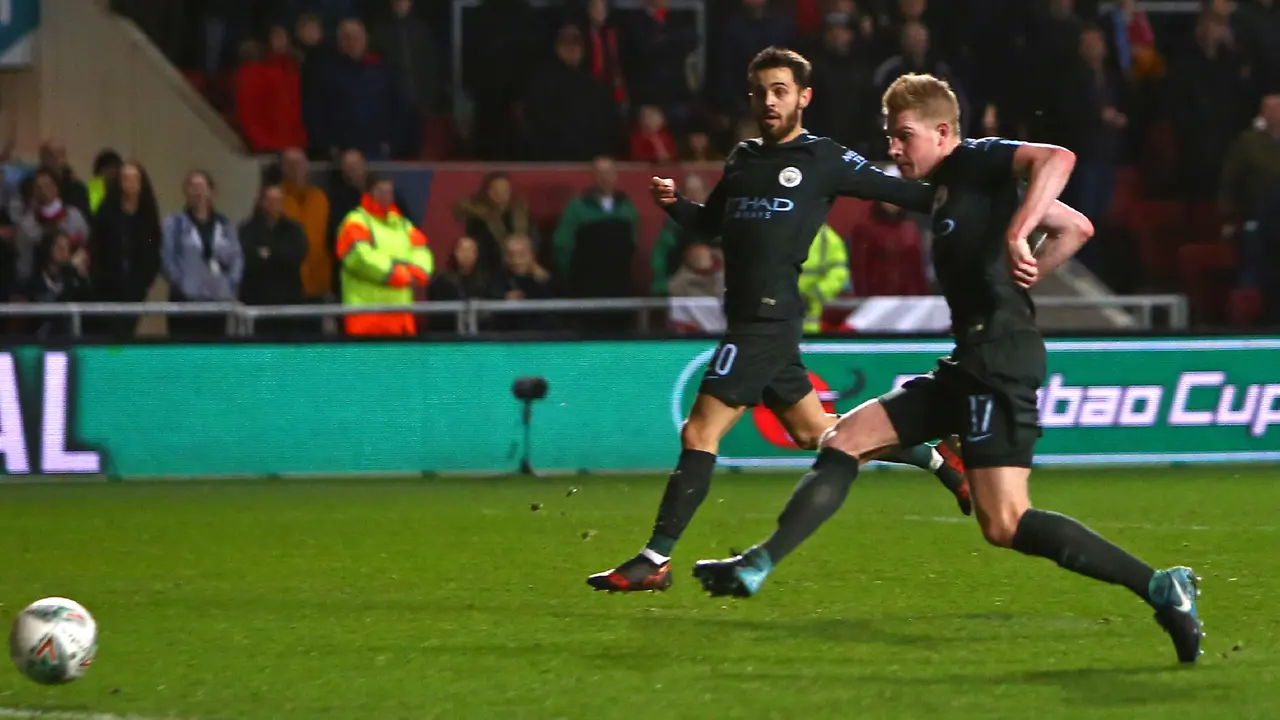 Manchester City Singkirkan Bristol City