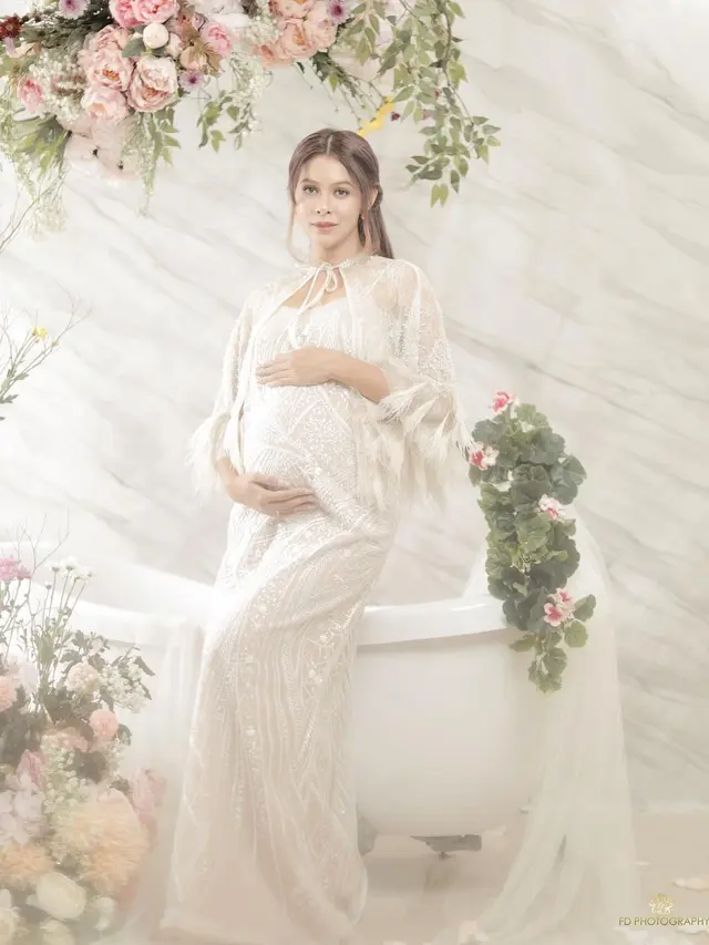 Hamil 9 Bulan, Ini 6 Potret Terbaru Maternity Shoot Bunga Jelitha