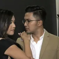 Nampaknya ibunda Denada, Emilia Contessa sudah setuju dengan hubungan spesial anaknya dengan Ihsan Tarore. Lalu langkah apa yang akan Ihsan lakukan setelah ini?