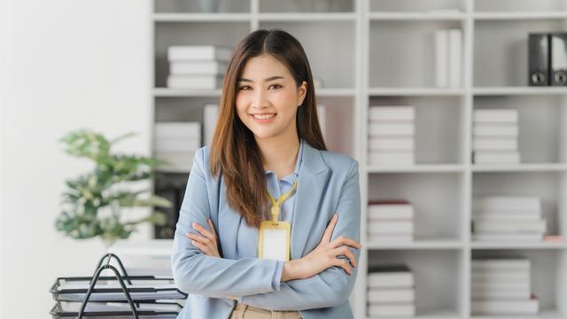 5 Tips Menjadi Perempuan yang Cerdas dan Penuh Percaya Diri, Nggak Perlu Minder Lagi!