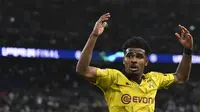 Aksi Ian Maatsen saat membela Borussia Dortmund melawan Real Madrid di final Liga Champions 2023/2024. (INA FASSBENDER / AF)