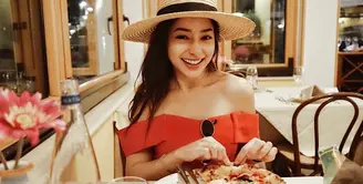 Bicara soal fashion, Nikita Willy lah juaranya. Pasalnya, ia selalu berhasil memikat orang-orang yang melihatnya. Apalagi, di setiap tampilan Nikita selalu menghadirkan kesan yang mewah dan memukau pastinya. (Instagram/nikitawillyofficial94)